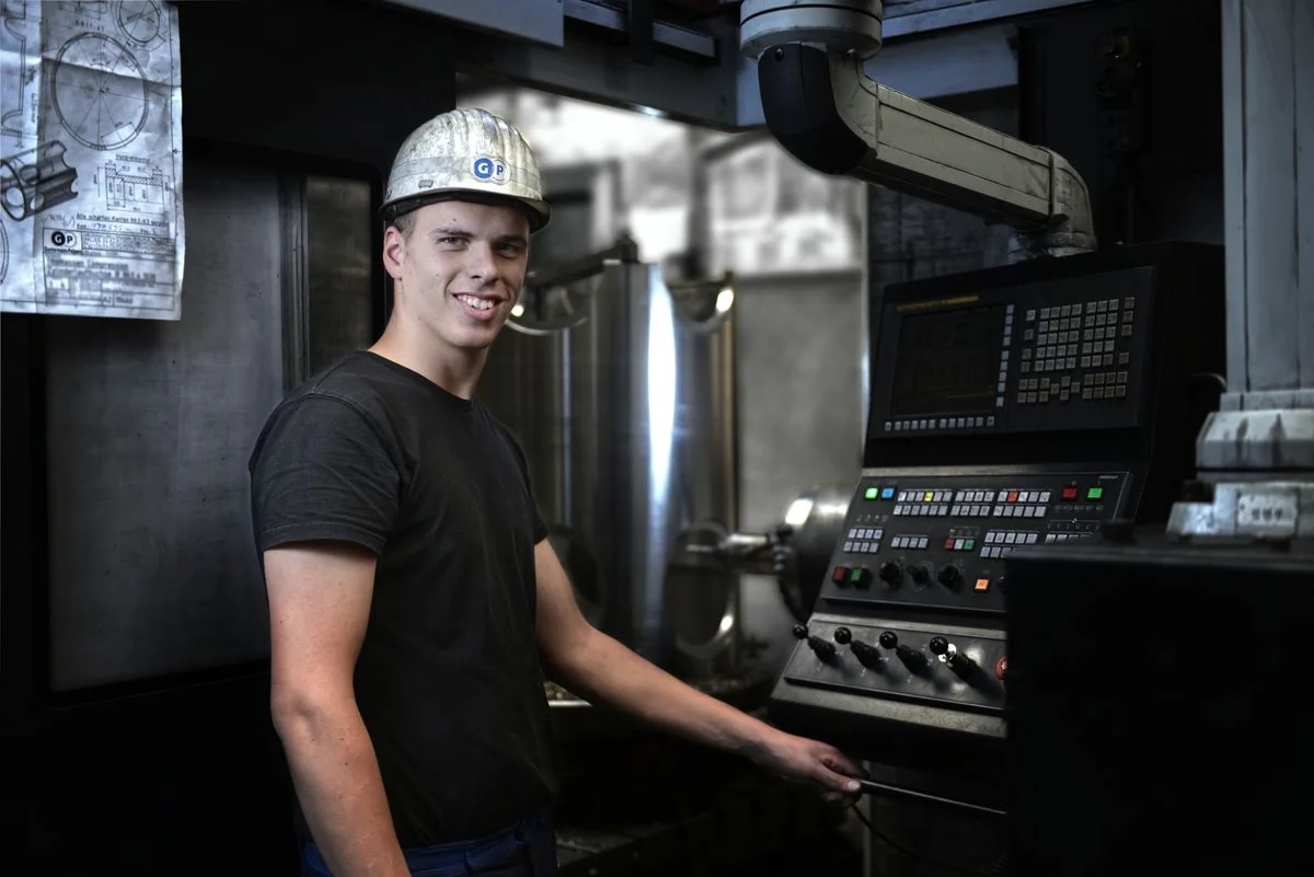 Zerspaner, Zerspanungsmechaniker, Metallindustrie, Gießerei, Eisen, Siegen, Mannschaft, Mitarbeiter, Gussprodukte